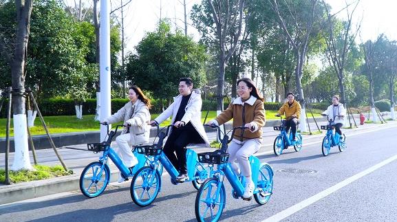 首批1000輛永安行氫能自行車(chē)系統(tǒng)在常州投運(yùn).jpg